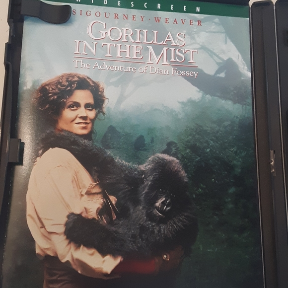 Gorillas in the Mist The Adventures of Dian Fossey DVD Movie Sigourney Weaver - Picture 3 of 5